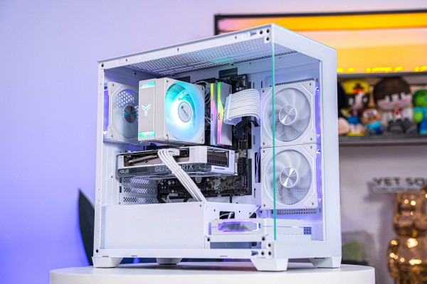 PC AMD GAMING PRO Ryzen 7 5700X3D - RTX 4060 8GB OC WHITE