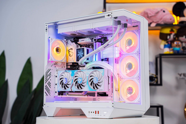 PC AMD ULTRA GAMING RYZEN 7 7800X3D - RTX 4070 SUPER 12GB SNOW WHITE