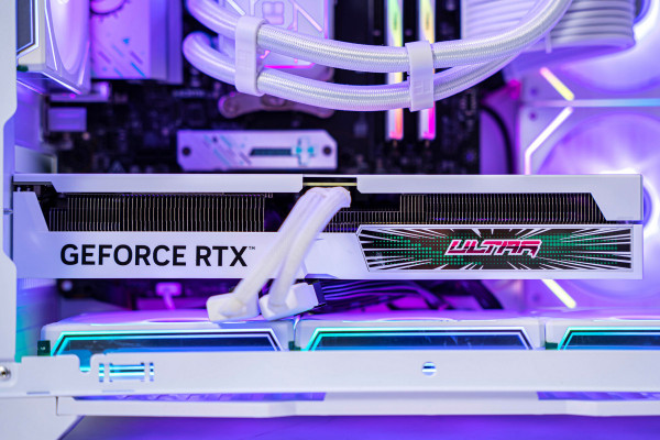 PC AMD ULTRA GAMING RYZEN 7 9800X3D - RTX  4070 12GB WHITE 