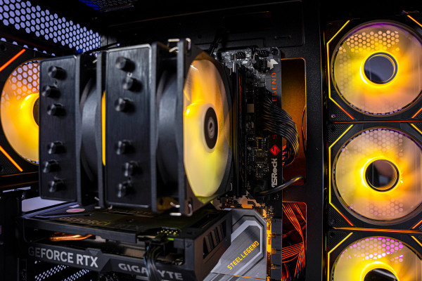 PC ULTRA GAMING i7 14700KF - 32GB DDR5 - RTX 4060 Ti 16GB OC 