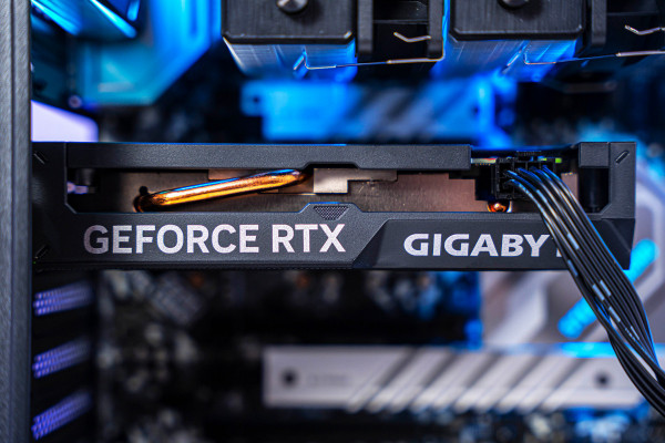 PC ULTRA GAMING i7 14700KF - 32GB DDR5 - RTX 4060 Ti 16GB OC 
