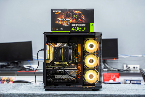 PC ULTRA GAMING i7 14700KF - 32GB DDR5 - RTX 4060 Ti 16GB OC 