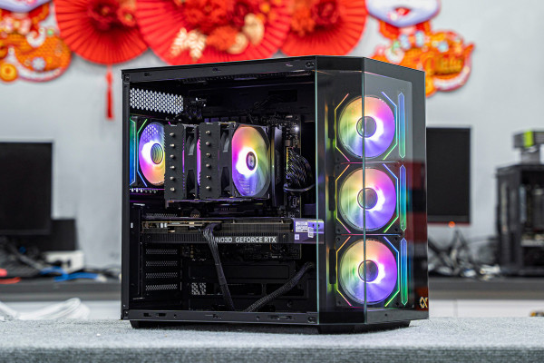 PC ULTRA GAMING I7 13700F - RTX 4060 8GB OC