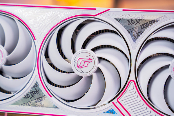 Card Màn Hình Colorful IGame GeForce RTX 5080 Ultra W OC 16GB GDDR7