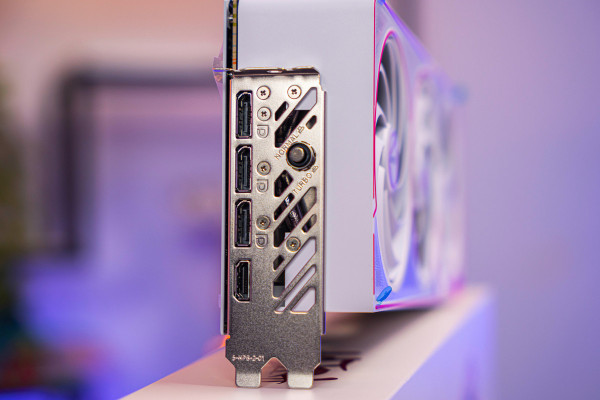 Card Màn Hình Colorful IGame GeForce RTX 5080 Ultra W OC 16GB GDDR7