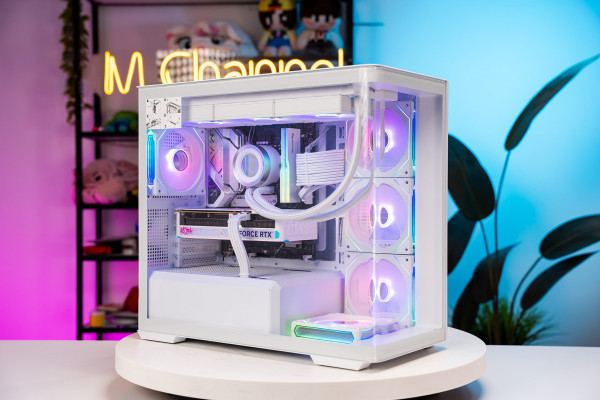 PC AMD GAMING RYZEN 7 9800X3D - RTX 5080 16GB OC WHITE