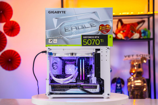 PC MINI GAMING RYZEN 7 7800X3D  - RTX 5070 TI 16GB OC ULTRA WHITE