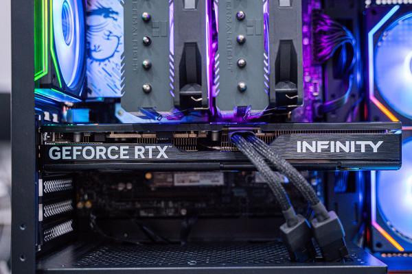 PC AMD GAMING RYZEN 7 9800X3D - RTX 5070 12GB