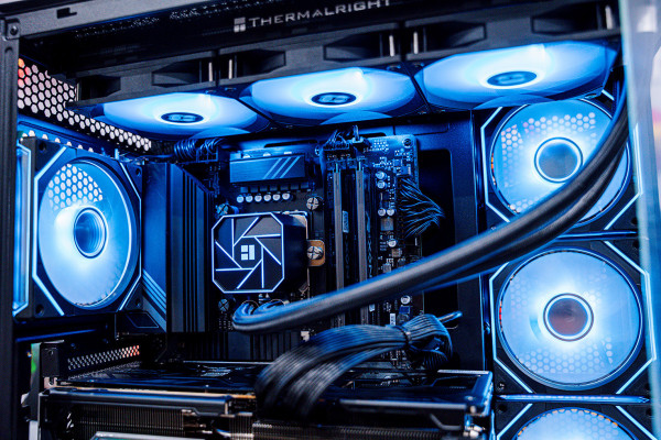 PC ULTRA GAMING i9 14900KF - RX 9070 XT 16GB OC