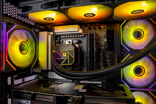 PC AMD ULTRA GAMING RYZEN 9 9950X - RTX 5070 Ti 16GB 