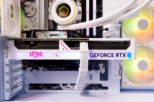 PC GAMING LUXURY i5 14600KF - RTX 5070 12GB OC WHITE