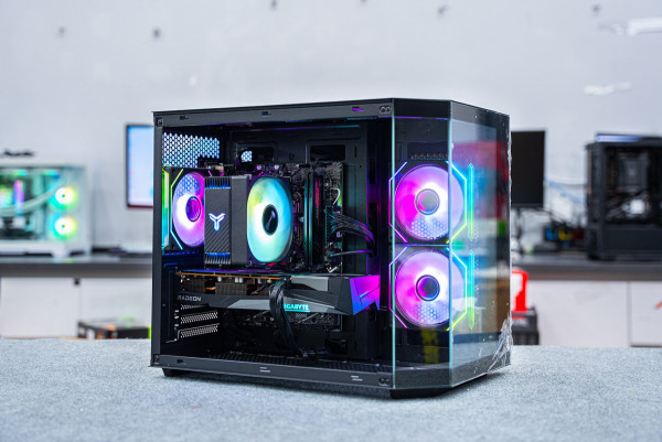 PC ULTRA GAMING i5 12400F - RX 7600 8GB OC DUAL 