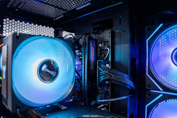 PC ULTRA GAMING i5 12400F - RX 7600 8GB OC DUAL 