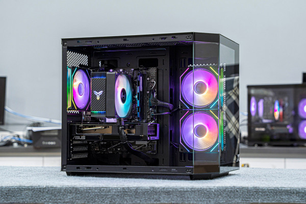PC ULTRA GAMING i5 12400F - RX 7600 8GB OC DUAL 