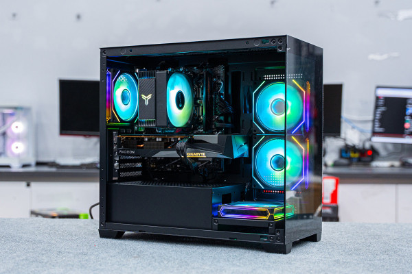 PC ULTRA GAMING i5 12600KF - RX 7600 8GB OC DUAL