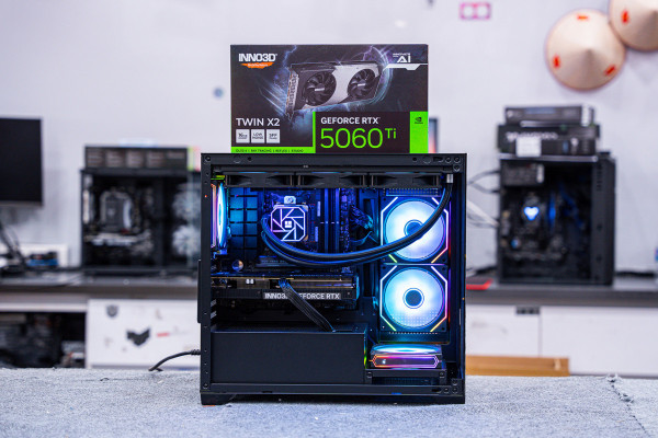 PC AMD GAMING PRO  RYZEN 7 9800X3D - RTX 5060 Ti 16GB