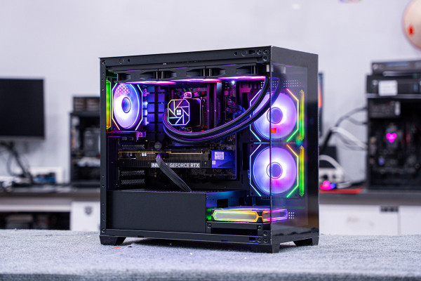 PC AMD GAMING PRO  RYZEN 7 9800X3D - RTX 5060 Ti 16GB