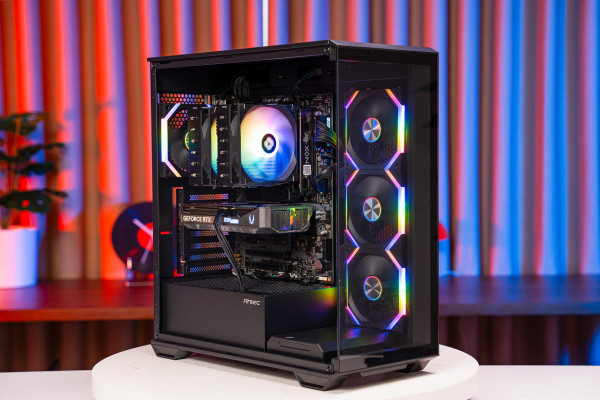 PC AMD GAMING PRO RYZEN 9 9950X- RTX 5060 Ti 16GB