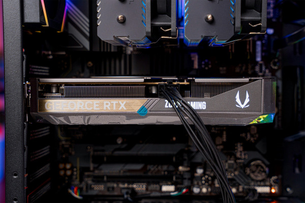 PC AMD GAMING PRO RYZEN 9 9950X- RTX 5060 Ti 16GB