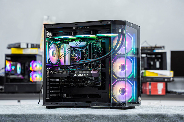 PC AMD GAMING PRO RYZEN 9 9950X - RTX 4060 8GB