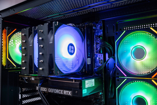 PC Workstation- 3D Render- Edit Video RYZEN 9 9900X- RTX 5060 Ti 16GB