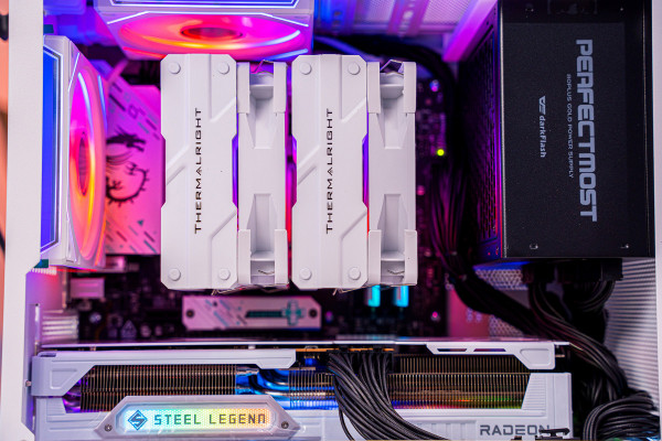 PC MINI AMD SUPER LUXURY RYZEN 7 7800X3D - RX 9070 XT 16GB WHITE