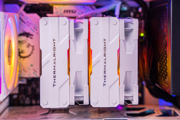 PC MINI AMD SUPER LUXURY RYZEN 7 7800X3D - RX 9070 XT 16GB WHITE