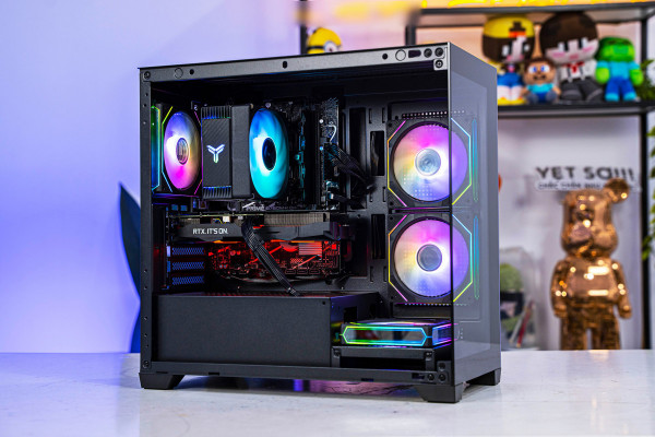 PC AMD GAMING RYZEN 5 8400F - RX 9060 XT 16GB OC 