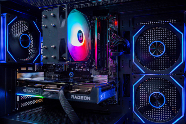 PC AMD GAMING RYZEN 5 8400F - RX 9060 XT 16GB OC 