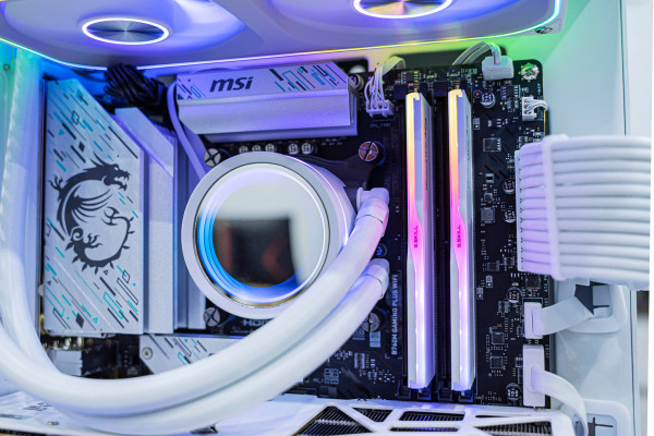 PC MINI GAMING LUXURY  i5 13400F - RTX 5060 Ti 16GB ULTRA WHITE