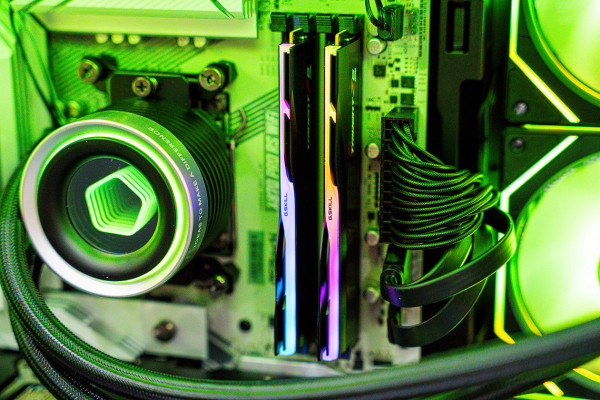 PC GAMING ULTRA LUXURY i7 14700KF - RTX 5070 Ti 16GB BLACK