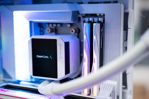 PC AMD GAMING SUPER LUXURY RYZEN 9 9950X - RTX 5070 Ti 16GB OC WHITE