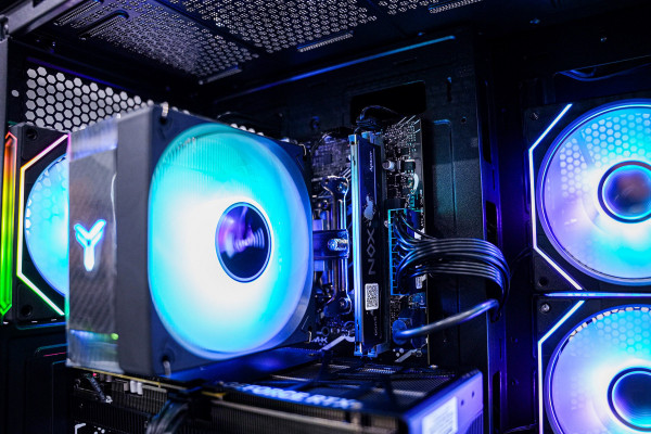 PC Ultra Gaming i5 12400F - RTX 5060 Ti 8GB 