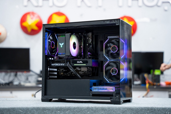 PC Ultra Gaming i5 12400F - RTX 5060 Ti 8GB 