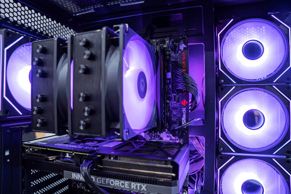 PC ULTRA GAMING PRO i7 14700KF - RTX 5060 Ti 8GB