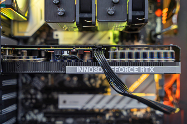 PC ULTRA GAMING PRO i7 14700KF - RTX 5060 Ti 8GB