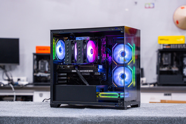 PC AMD GAMING PRO Ryzen 7 7800X3D - RTX 5060 Ti 8GB