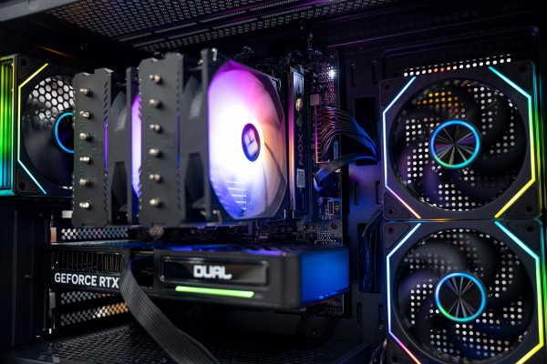 PC AMD GAMING PRO Ryzen 7 7800X3D - RTX 5060 Ti 8GB