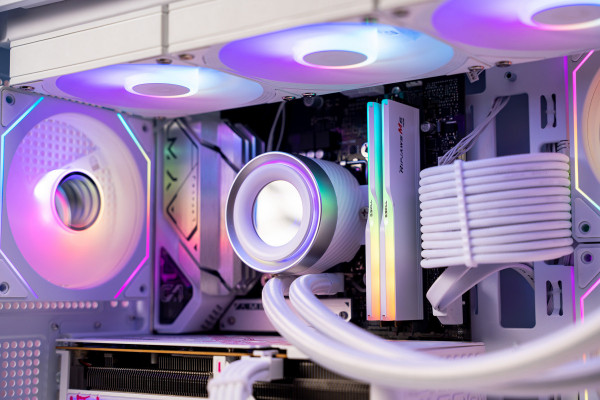 PC GAMING LUXURY i5 13400F - RTX 5060 8GB OC ULTRA WHITE