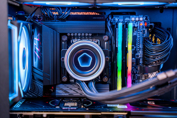 PC MINI GAMING LUXURY ULTRA 7 265KF - RTX 5070 12GB BLACK