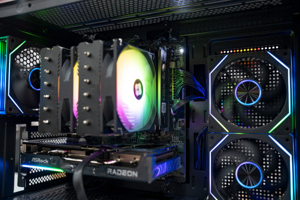 PC ULTRA GAMING i5 14600KF - RX 9060 XT 8GB OC
