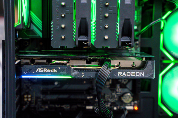 PC ULTRA GAMING PRO i9 14900KF - RX 9060 XT 8GB OC