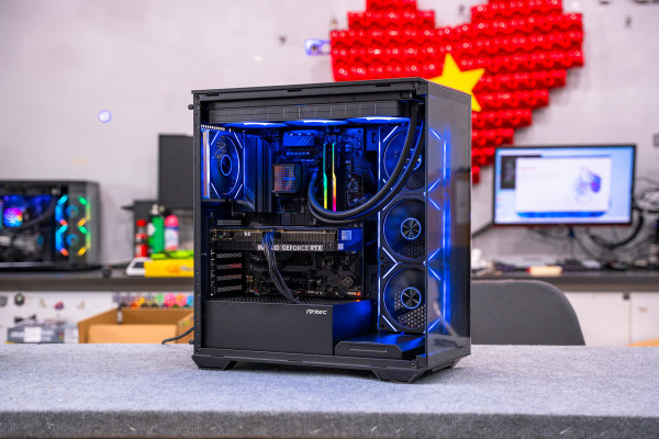 PC ULTRA GAMING PRO i9 14900KF - RX 9060 XT 8GB OC