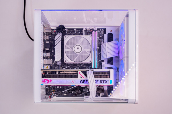 PC MINI GAMING PRO i5 14500 - RTX  5060 Ti 16GB WHITE