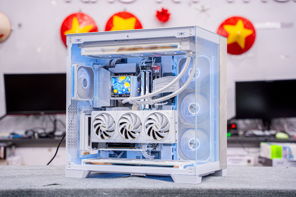 PC AMD GAMING SUPER LUXURY RYZEN 9 9950X3D - RTX 5080 16GB OC WHITE