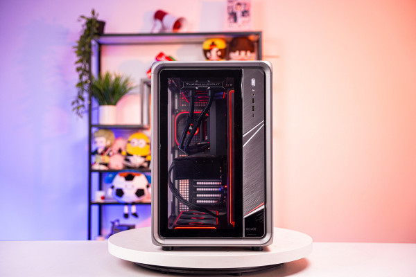 PC AMD GAMING SUPER LUXURY RYZEN 7 9800X3D - RTX 5070 Ti 16GB