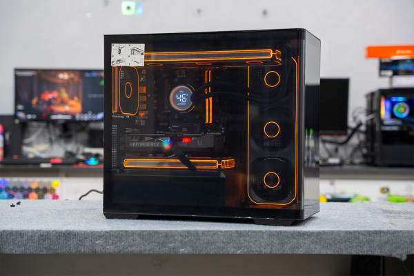PC AMD GAMING LUXURY RYZEN 7 7800X3D - RTX 5070 Ti 16GB