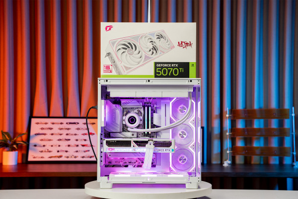 PC AMD GAMING SUPER LUXURY RYZEN 7 9800X3D - RTX 5070 Ti 16GB OC WHITE