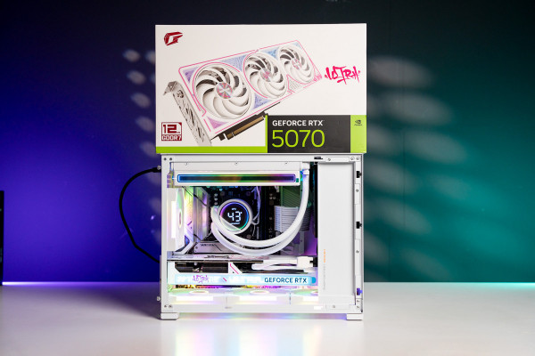 PC MINI GAMING LUXURY AMD RYZEN 7 7800X3D - RTX 5070 12GB OC WHITE