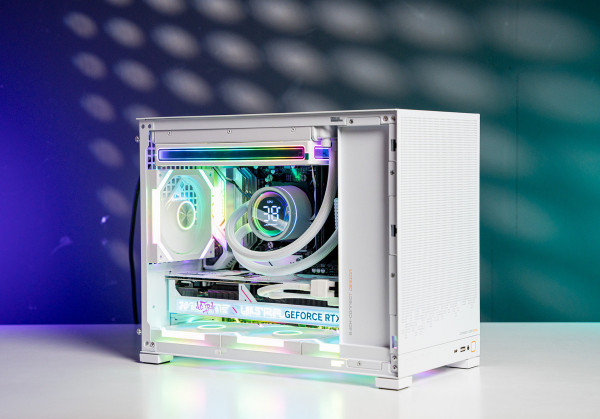 PC MINI GAMING LUXURY AMD RYZEN 7 7800X3D - RTX 5070 12GB OC WHITE
